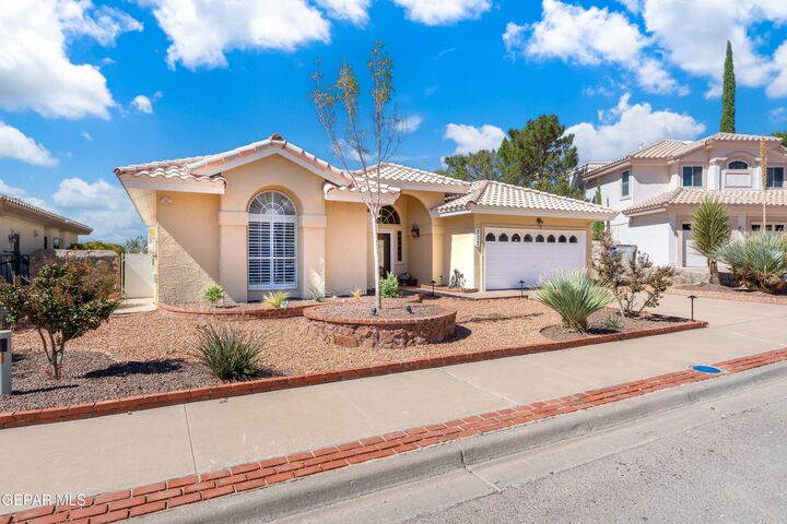 Property Photo: 937 Via Monte Street TX 79912