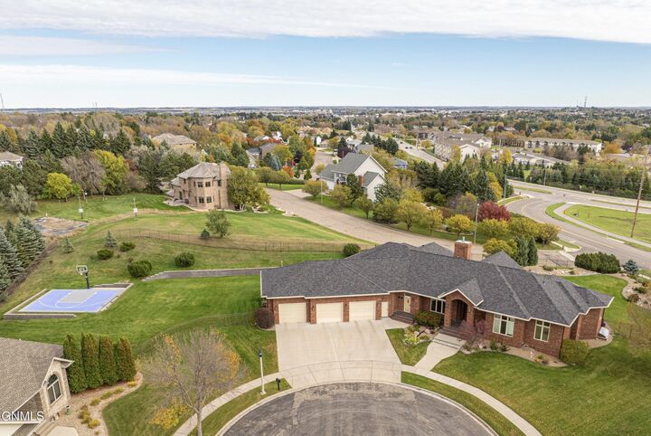 901 Corvette Circle  Bismarck ND 58503 photo