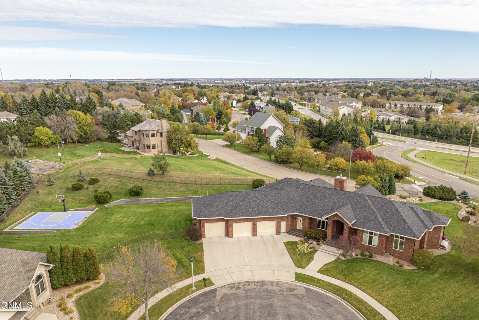 Property Photo: 901 Corvette Circle ND 58503