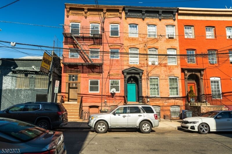 Property Photo: 5 Elm St 4 NJ 07102
