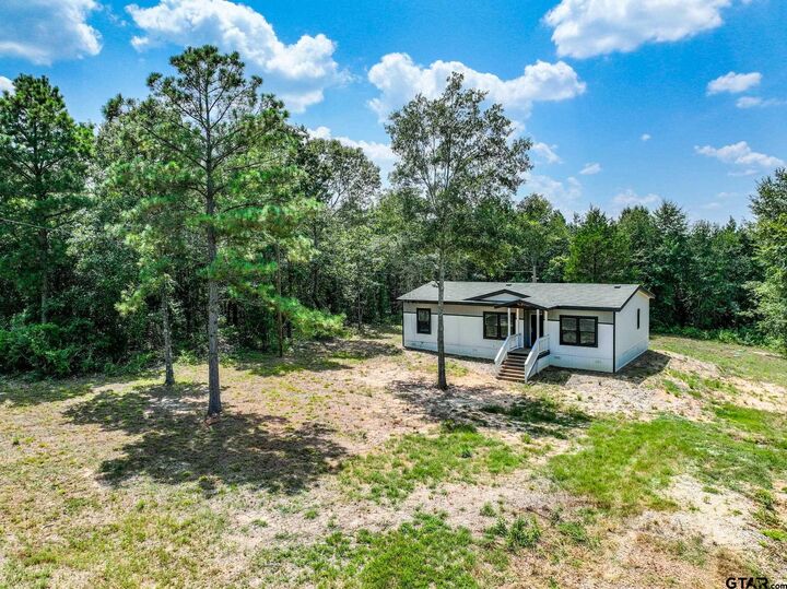 Property Photo:  211 Private Road 3900  TX 75644