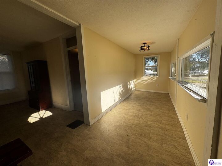 Property Photo: 230 N Woodlawn Avenue KY 40146