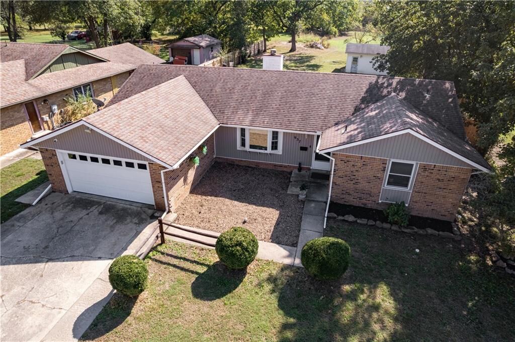 Property Photo:  937 Circle Drive  KS 67301 