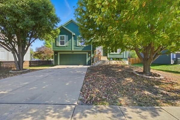 Property Photo:  627 N Poplar Street  KS 66030