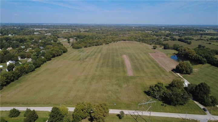 Property Photo: 4800 W 199th Street KS 66085