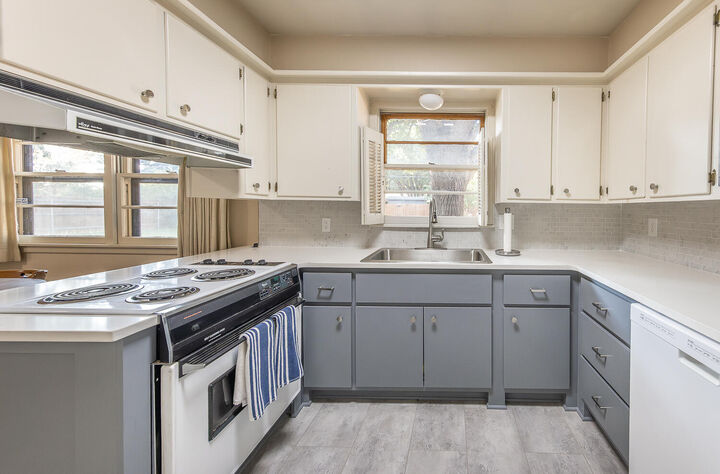 Property Photo:  3431 53rd Street  TX 79413