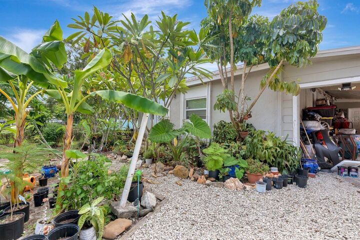 Property Photo: 3278 56th Avenue N FL 33714