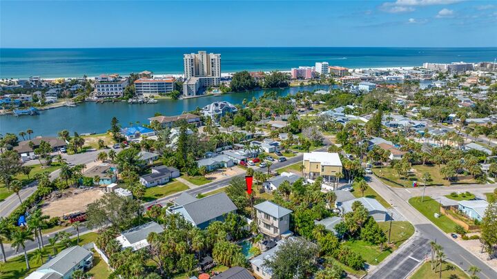 Property Photo: 3961 Oleander Way FL 33706