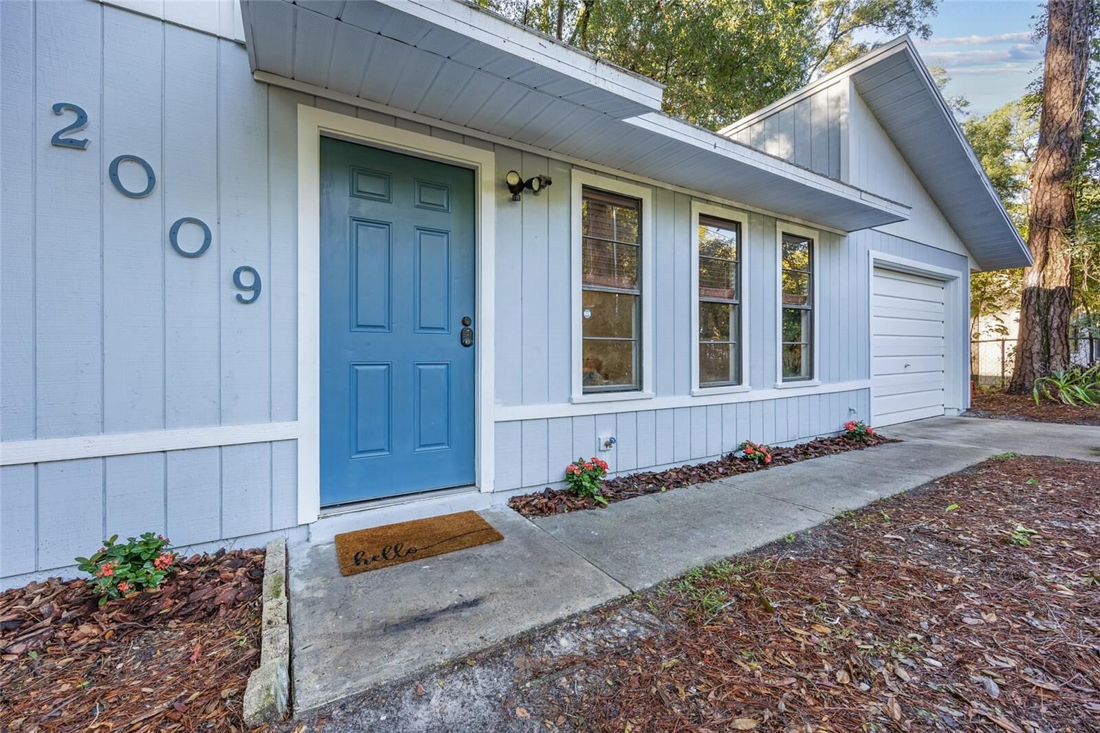 Property Photo:  2009 NW 31st Avenue  FL 32605 