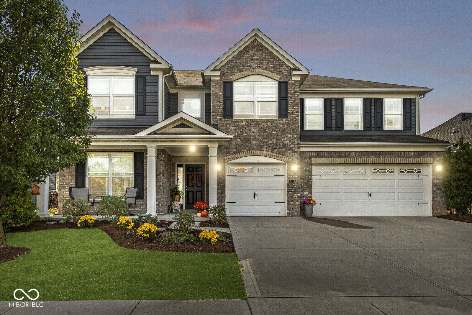 Property Photo: 1307 Cliff View Drive IN 46074