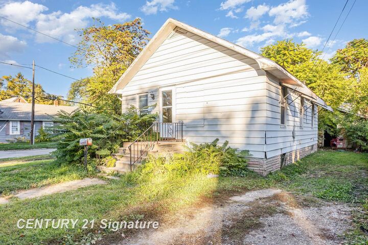 Property Photo: 2292 Bay Street MI 48602