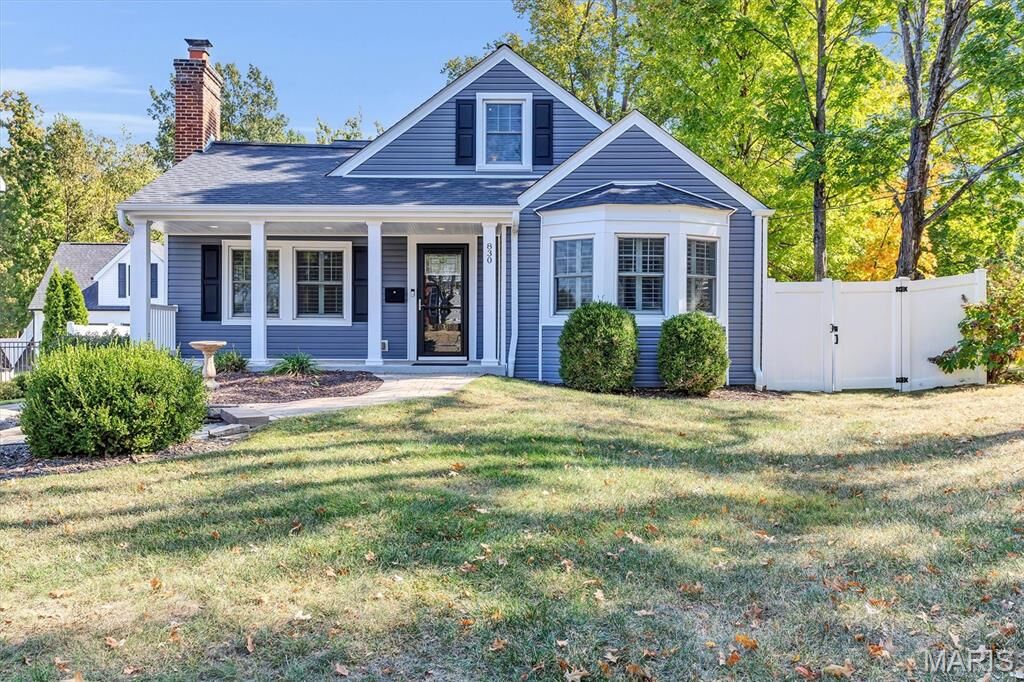 Property Photo:  830 N Clay Avenue  MO 63122 