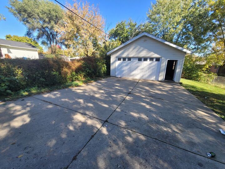 Property Photo:  49 N Calhoun Street  IL 60505 