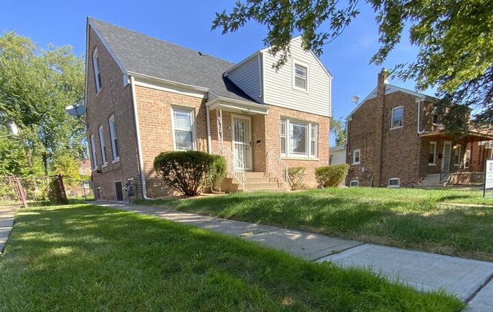 Property Photo: 228 E 141st Street IL 60419