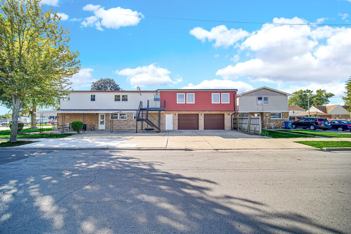 Property Photo: 2078 N 17th Avenue IL 60160