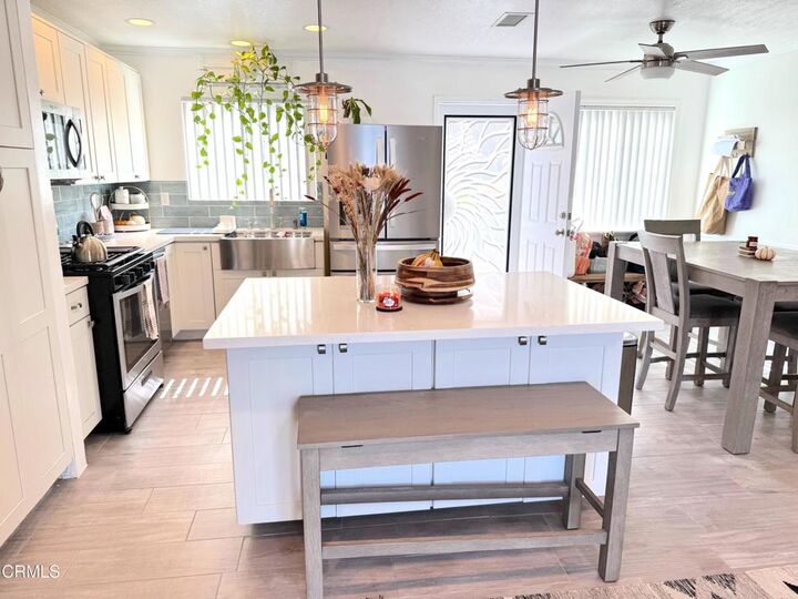 Property Photo:  2633 Captains Avenue  CA 93041 
