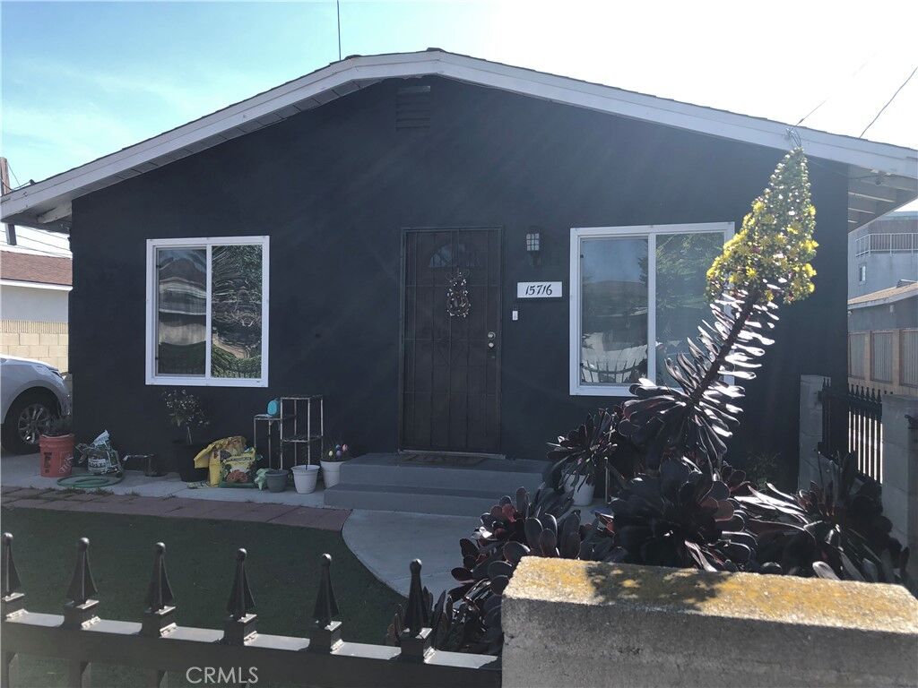 Property Photo:  15718 1/2 Larch Avenue  CA 90260