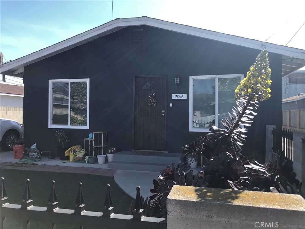 Property Photo: 15718 1/2 Larch Avenue CA 90260
