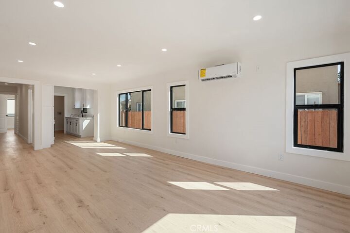 Property Photo:  5166 S Manhattan  CA 90062 