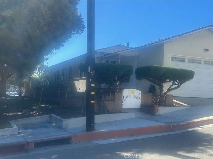 Property Photo: 558 8th Street CA 90254