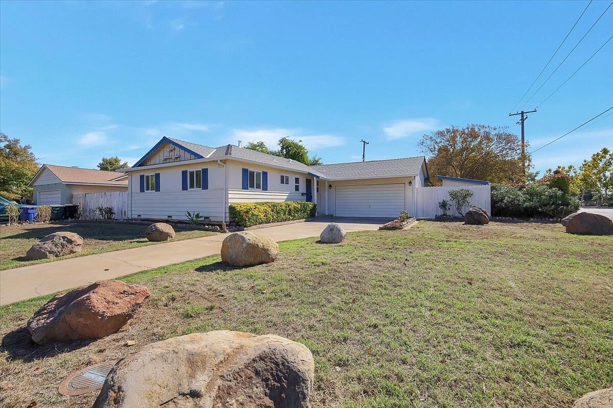 Property Photo:  8900 Alderson Avenue  CA 95826 