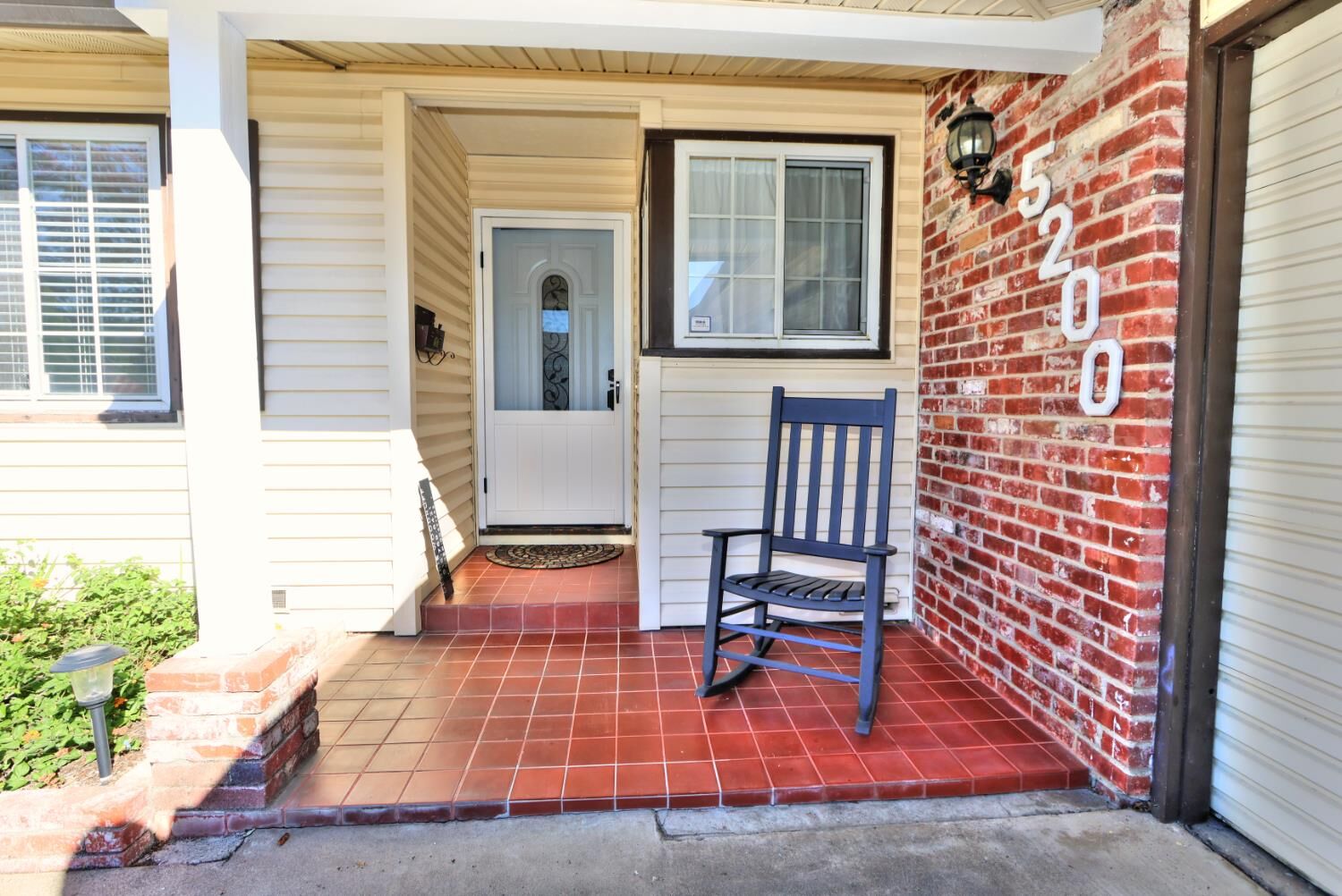 Property Photo:  5200 Atlanta Way  CA 95841 