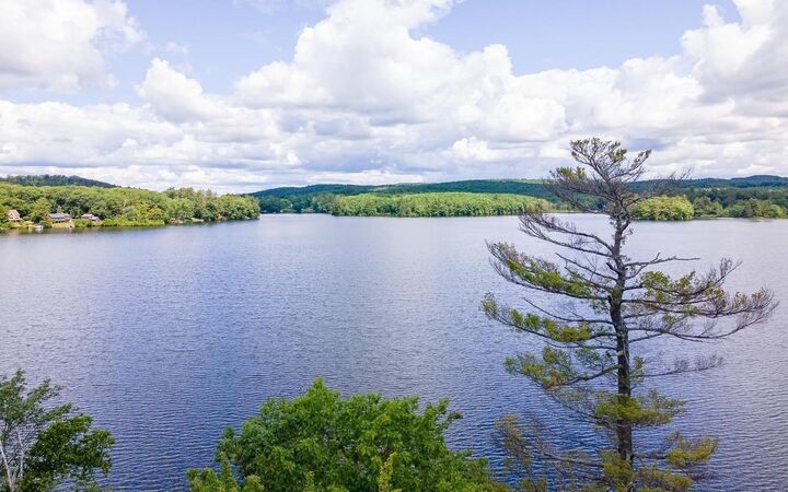 Property Photo: 27 Shadowland Road NH 03602