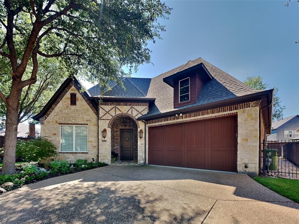 Property Photo: 8516 Freedom Way TX 76182