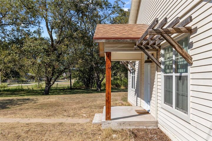 Property Photo: 505 E Walcott Avenue TX 76442