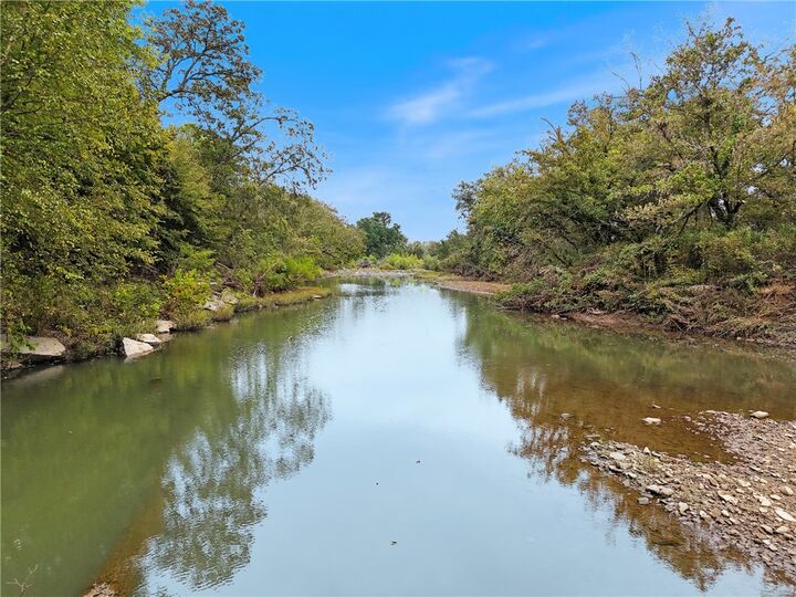 Property Photo: 6691 Hahndo Lane AR 72701