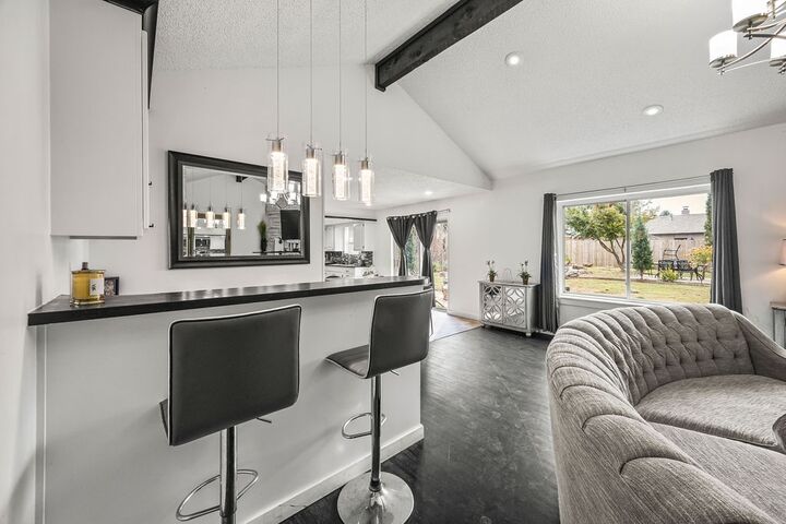 Property Photo: 2714 W Ash Street AR 72758