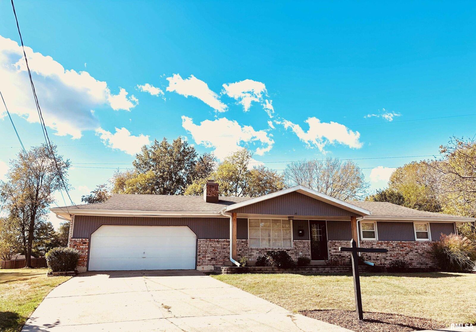 Property Photo: 207 Hemlock Street IL 61554