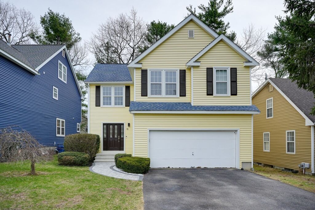 Property Photo:  18 Lilac Circle 18  MA 01752 