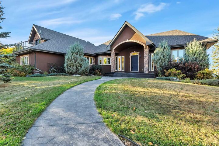 Property Photo: 2210B Township Road 392 AB T4E 2W7