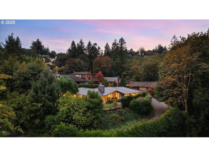 2628 SW Patton Ct  Portland OR 97201 photo