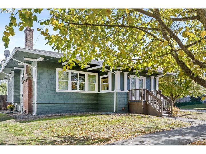 Property Photo:  6304 N Burrage Ave  OR 97217
