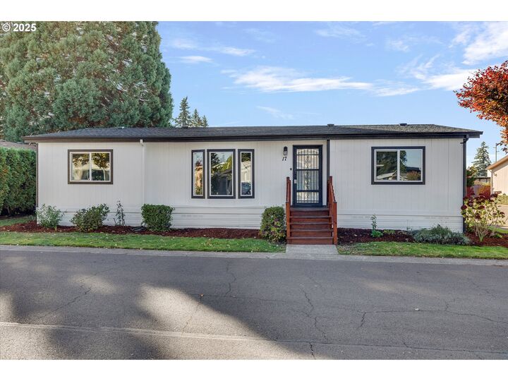 835 SE 1st Ave 17  Canby OR 97013 photo