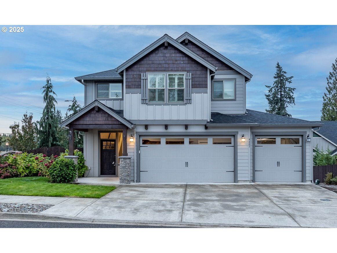 Property Photo: 4407 N Ridgefield Woods Dr WA 98642