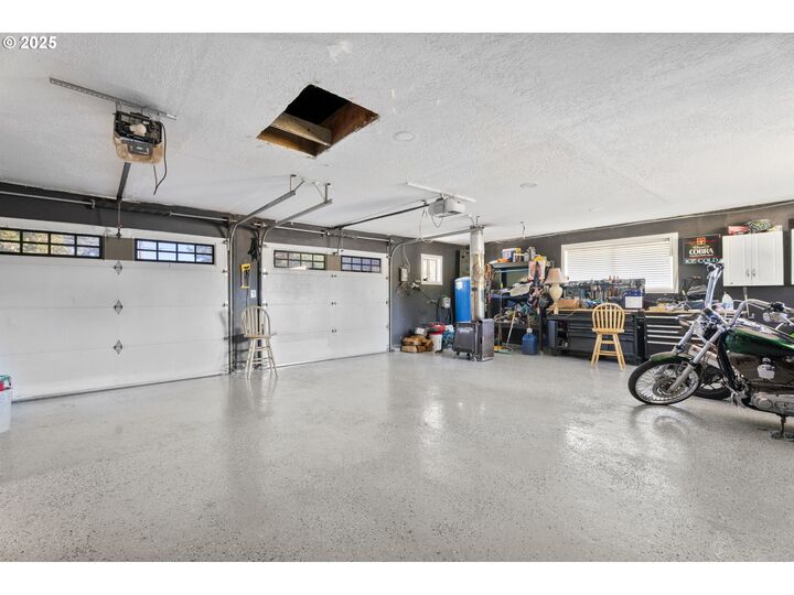 Property Photo: 18450 S Redland Rd OR 97045
