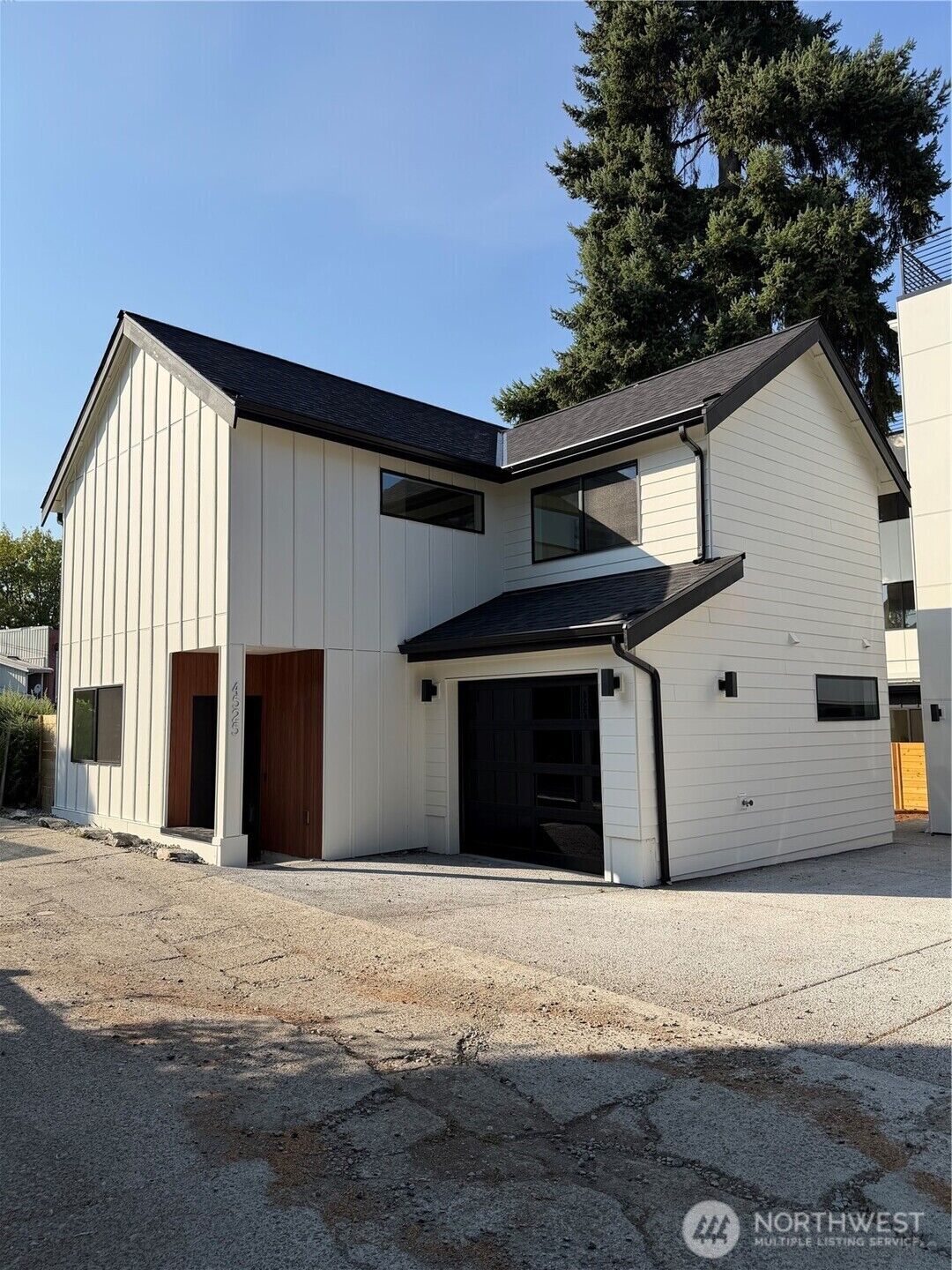 Property Photo: 4525 S Orcas Street WA 98118