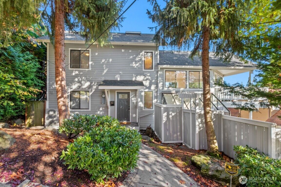 Property Photo: 2406 E Prospect Street WA 98112