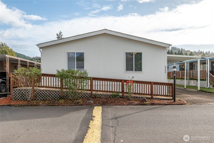 Property Photo:  2392  Kingfisher  WA 98626