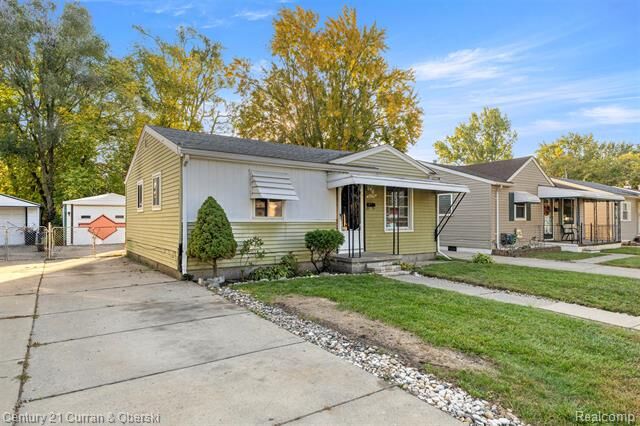 Property Photo: 8025 Oak Street MI 48180