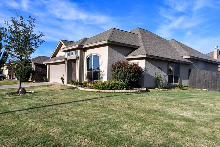 Property Photo: 5901 Tarin St TX 76904