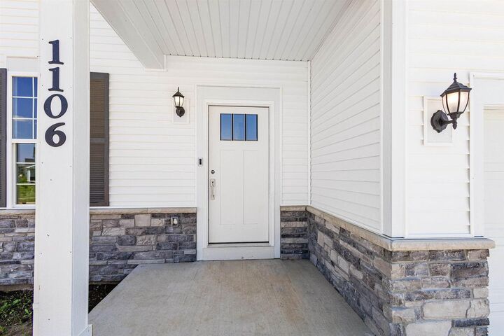 Property Photo: 632 Boulder Lane 42 WI 53589