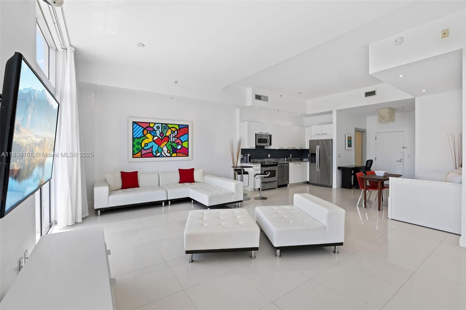 Property Photo: 2001 Meridian Ave 506 FL 33139