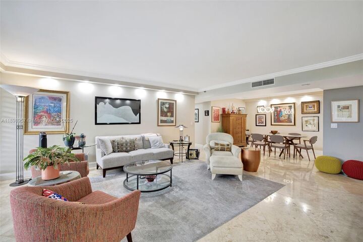 Property Photo: 1000 Island Blvd 302 FL 33160