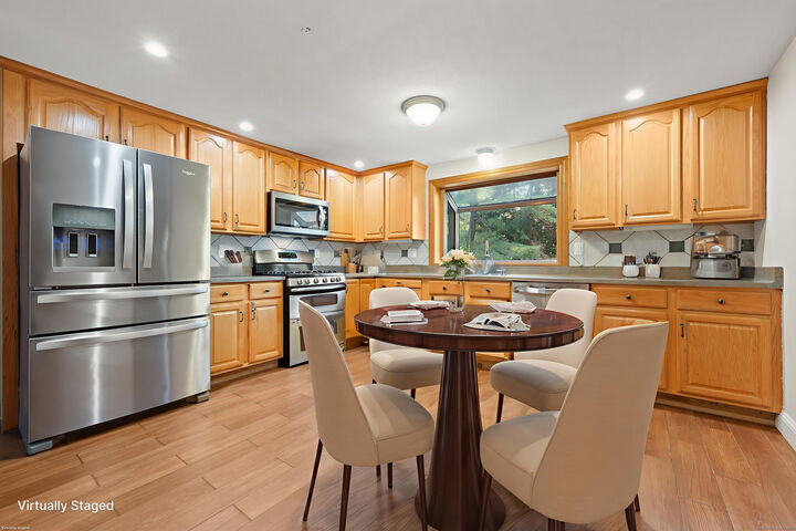 Property Photo:  40 Homestead Lane  CT 06001