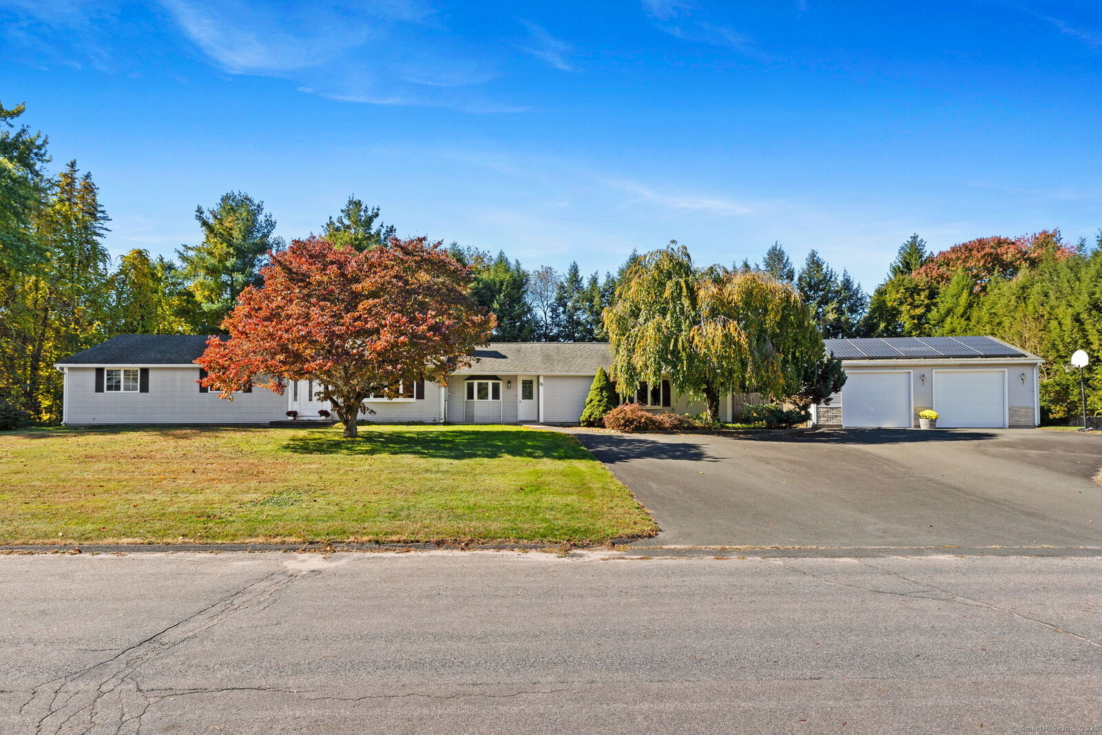 Property Photo:  27 Margaret Drive  CT 06016