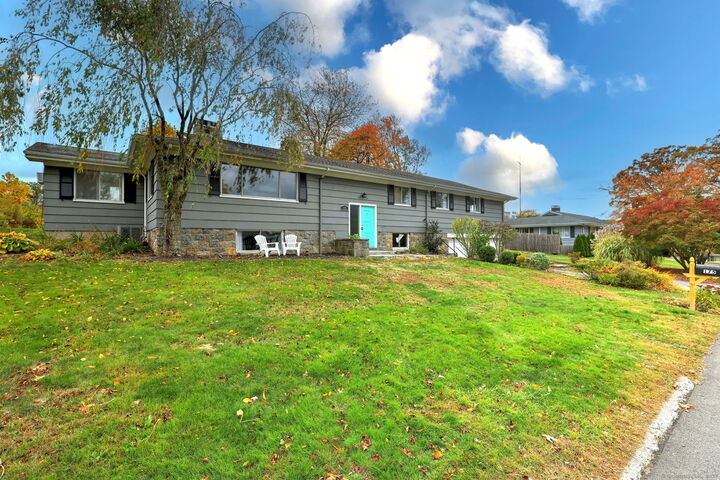 Property Photo:  175 Twin Oaks Terrace  CT 06614